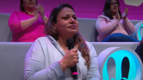 Trabajó en TVN y murió hace dos meses: hija homenajeó a su mamá en “Ahora Caigo”
