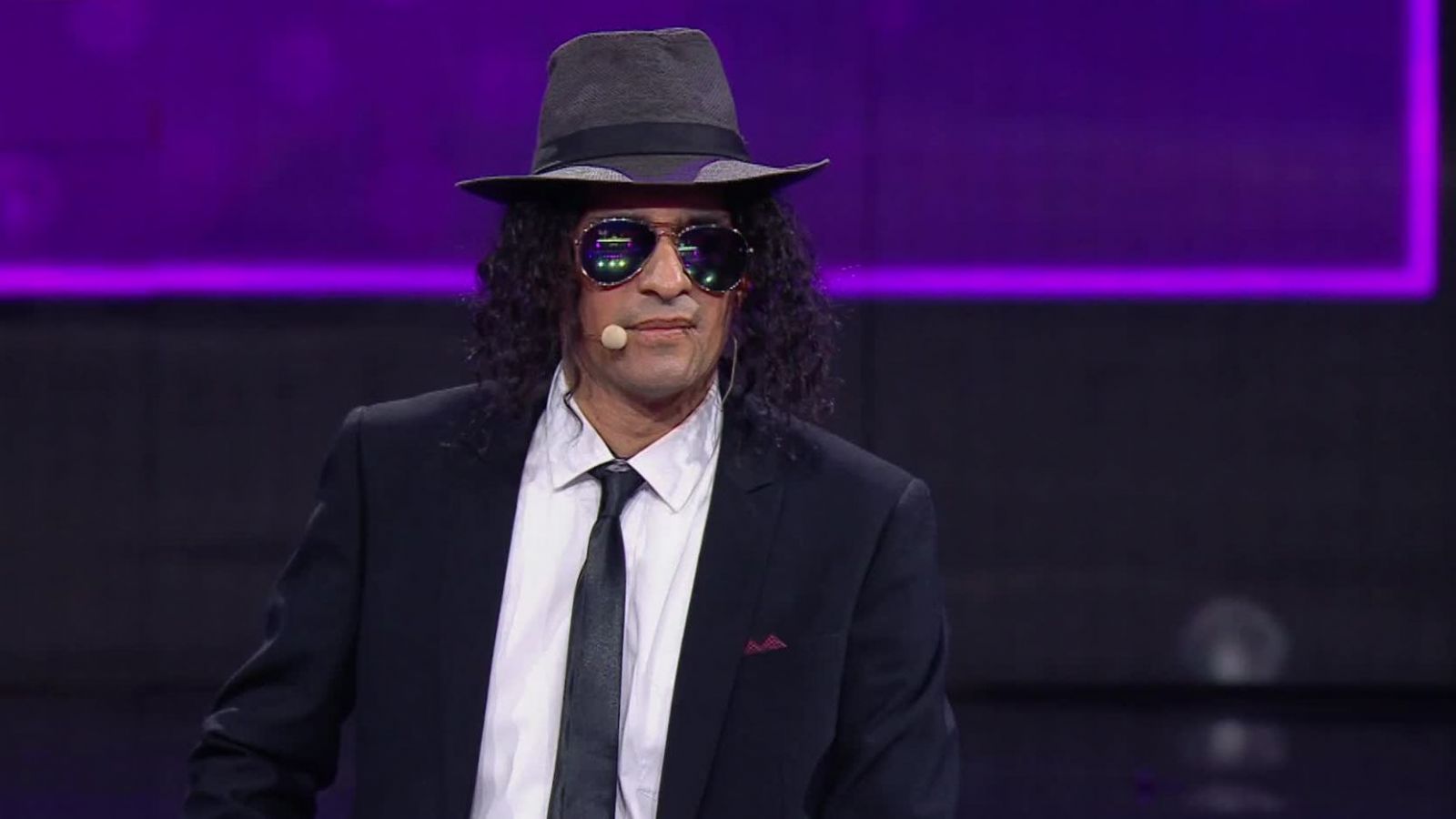 Isaac Espinoza no logró convencer como Michael Jackson
