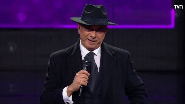 Daniel Valdés emocionó como Carlos Gardel
