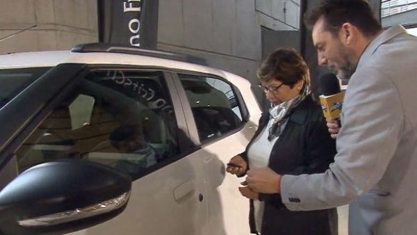 ¡Regalamos un auto y la ganadora no creyó! Hoy recibió su premio
