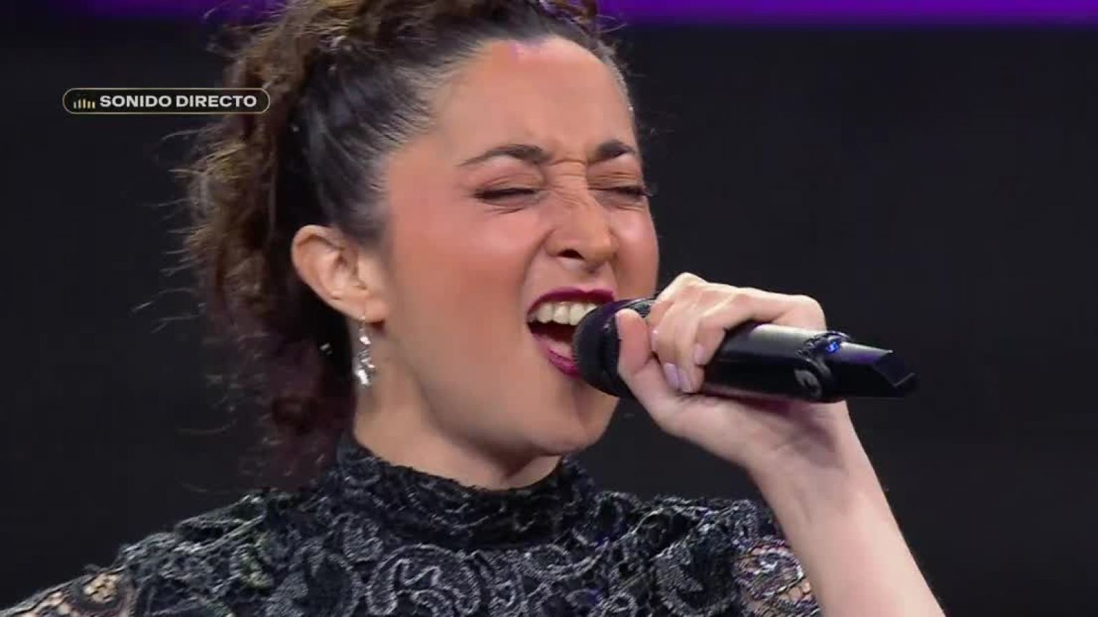 Jael Vargas sorprendió como Whitney Houston
