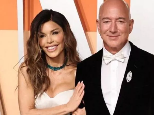 Jeff Bezos y su prometida Lauren Sánchez