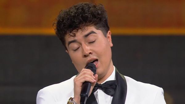 "Lo haces fantástico": Con "40 y 20" José José sigue en carrera
