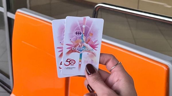 Metro de Santiago lanzó una edición especial de Tarjeta Bip! por el Mes del Orgullo
