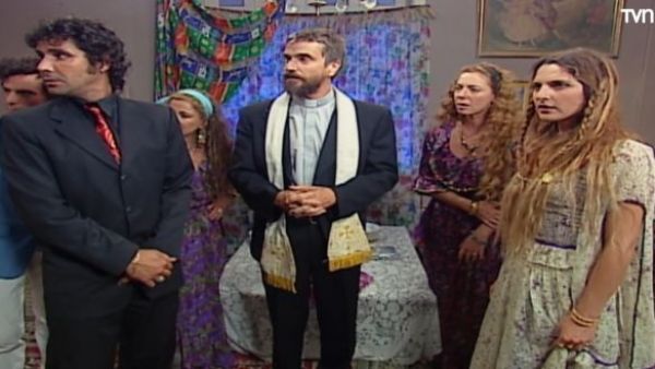 <p>Romané</p>Romané - T1E31 | El compromiso

