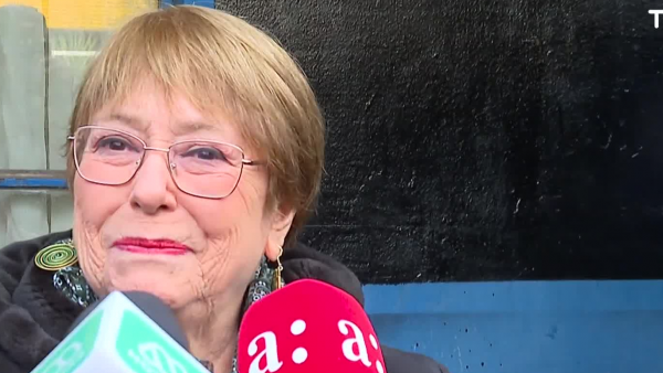 Expresidenta Bachelet: "Dije que iba a ser prescindente durante la primaria"