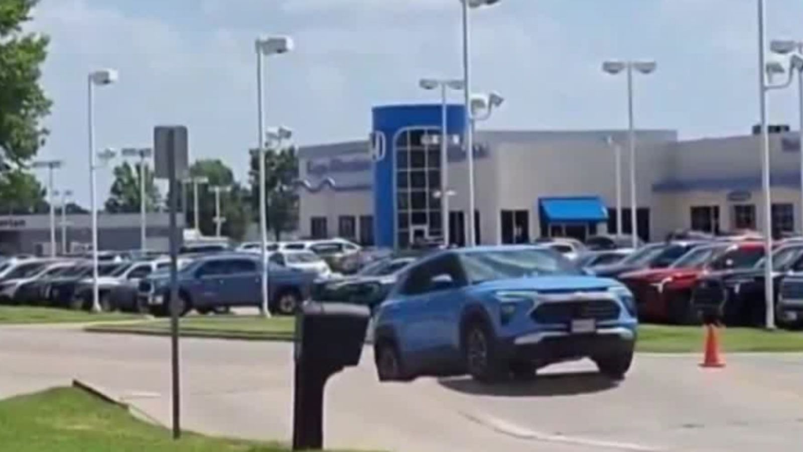 Por temperaturas extremas: Calles se inflan a causa del calor en Missouri
