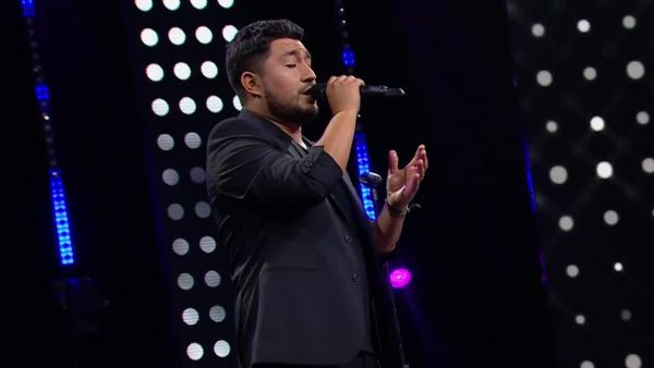 "¡Qué buen cantante eres!": Pablo Alborán llevó el romance al escenario
