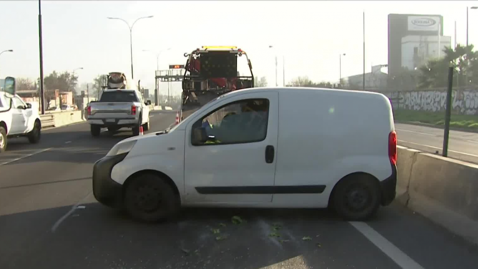 <p>Imagen camioneta detenida en Autopista Central</p>
