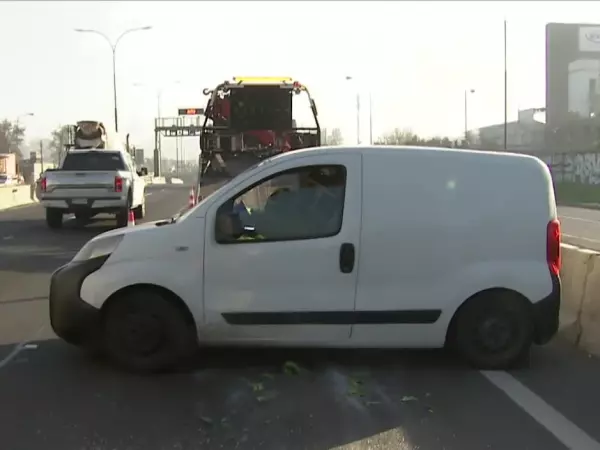 Imagen camioneta detenida en Autopista Central