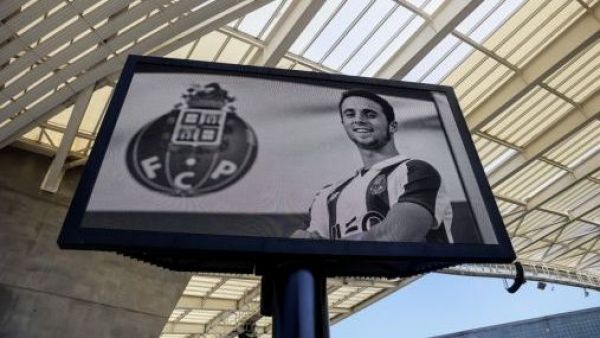 Calcinado por completo: así terminó el auto donde viajaba Diogo Jota al momento del fatal accidente
