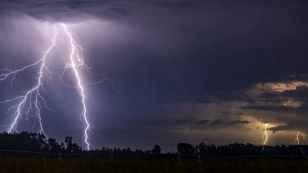 Aviso meteorológico por probables tormentas eléctricas para dos regiones del país
