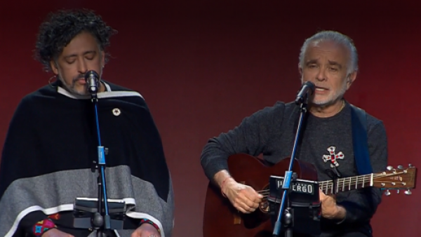 Grandes trovadores: el emotivo show de Manuel García y Fernando Ubiergo en los Premios Pulsar 2025

