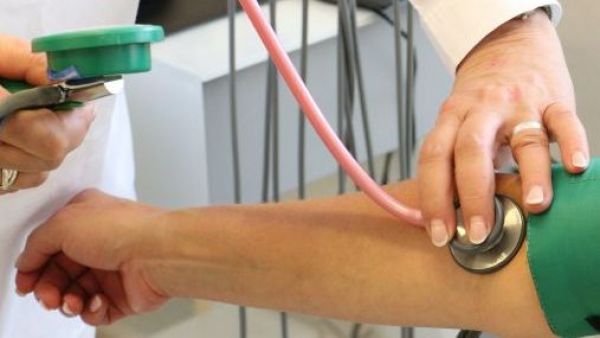 ¿Debería replicarse en Chile? Italia dicta que enfermos de cáncer conserven su trabajo por dos años
