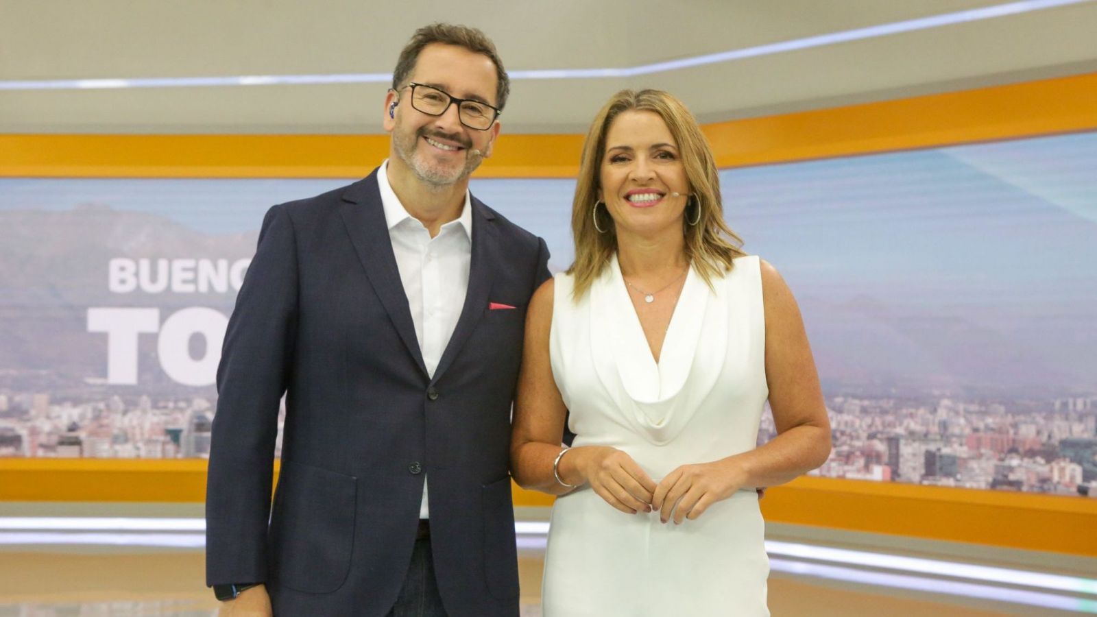 Monserrat Álvarez y Eduardo Fuentes, animadores Buenos Días a Todos