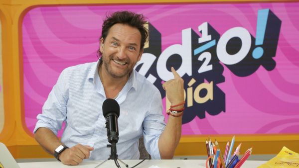 <p>Daniel Fuenzalida, animado de El Medio Día</p>¿Cuándo y a qué hora ver El Medio Día?
