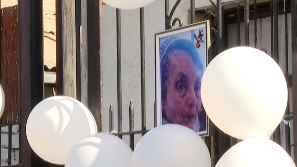Informan la causa de muerte de Nelly Valenzuela, la mujer enterrada en el jardín de su casa en Recoleta
