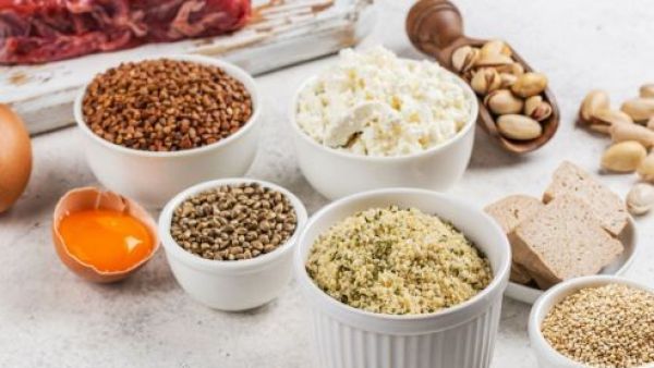 El boom de las proteínas: ¿cuántas necesitamos al día y cómo incorporarlas más allá de los alimentos de origen animal?
