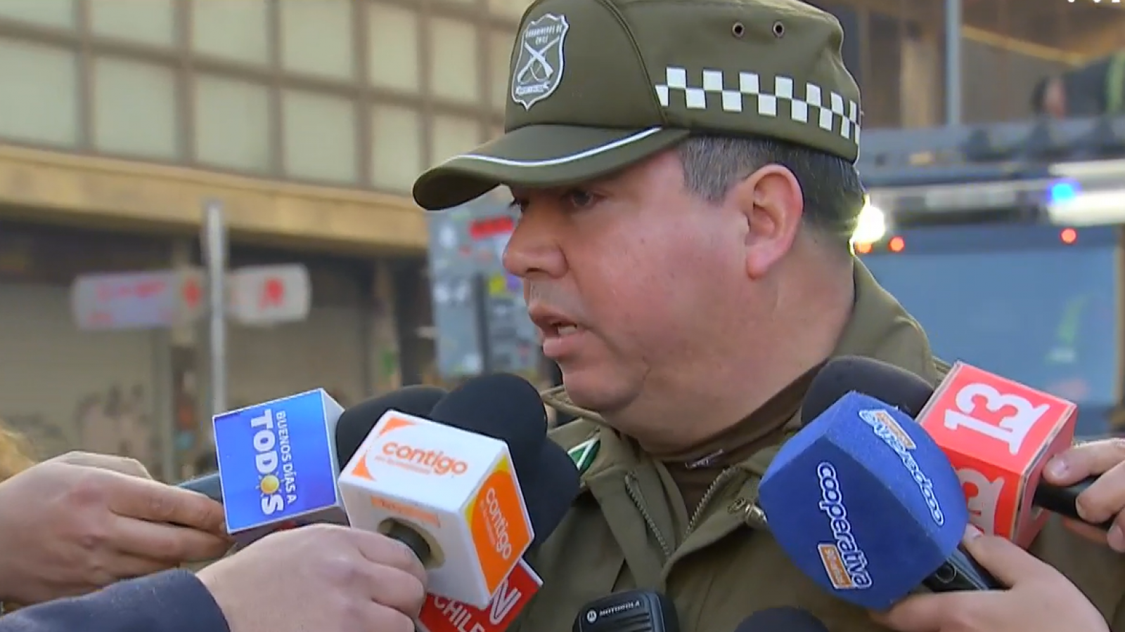 Carabineros confirma una persona en riesgo vital tras incendio en Santiago
