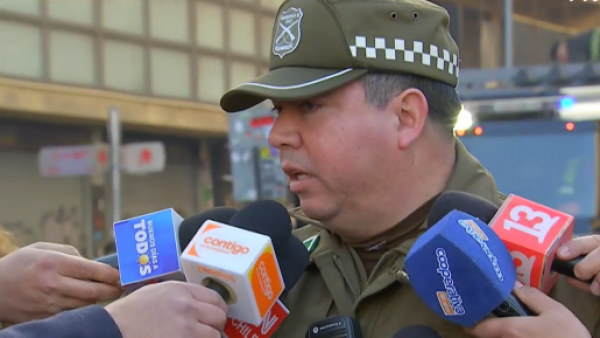 Carabineros confirma una persona en riesgo vital tras incendio en Santiago

