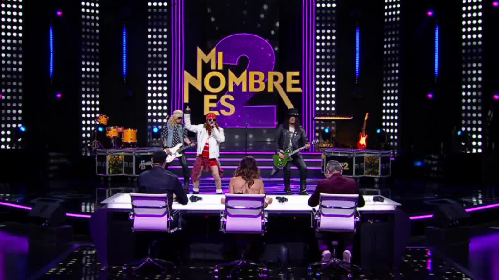 ¡Guns N' Roses hizo temblar el escenario con todo el poder de su rock!
