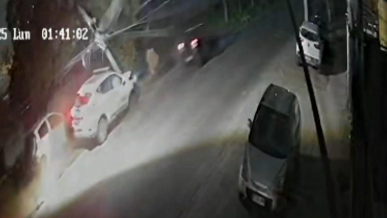 Impactante video: Venezolano en situación irregular provoca choque a patrulla municipal
