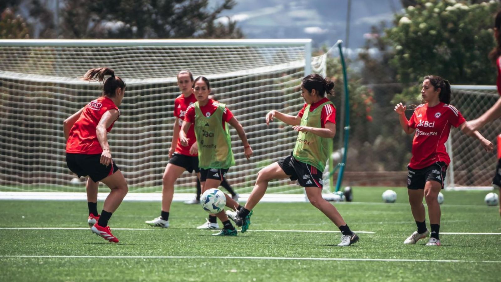 Parte de la Selección chilena preparando el duelo ante Argentina por Copa América femenina 2025.