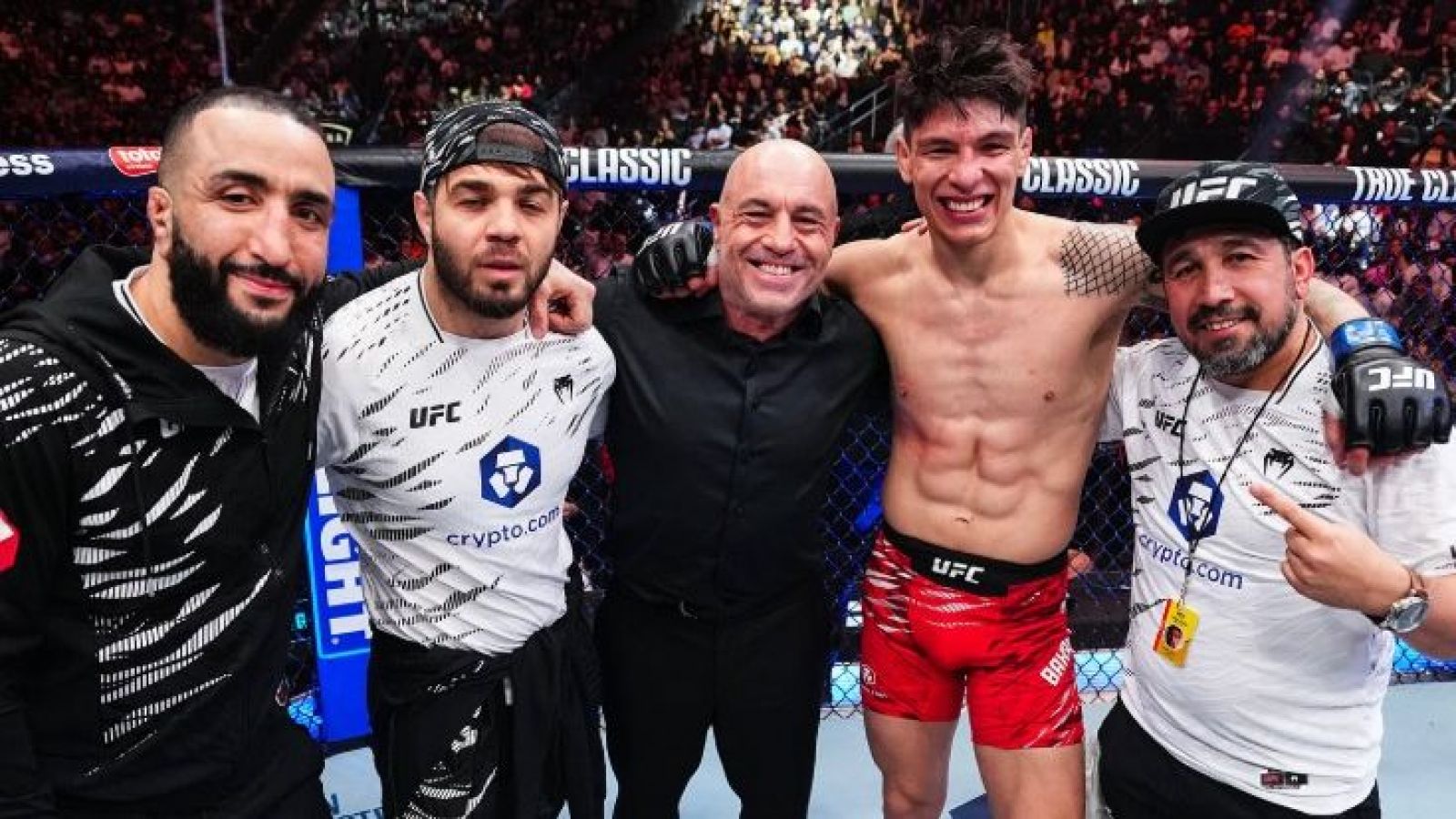 Ignacio "La Jaula" Bahamondes, en el octágono de UFC