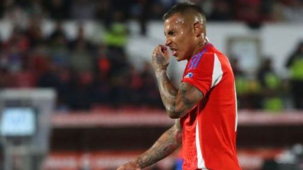 Eduardo Vargas y negociaciones para volver a la U: "Qué manera de inventar"
