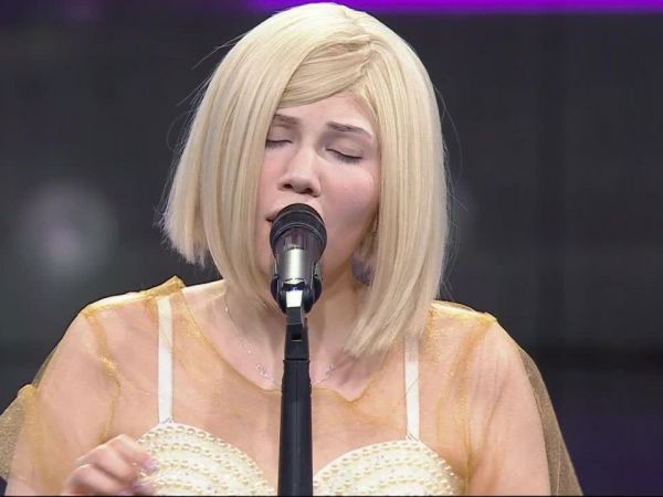 Pía Álvarez, doble de Aurora