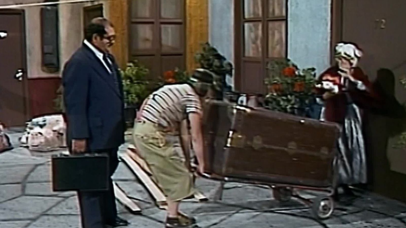 El Chavo del 8: Reparación de la vecindad Parte 1
