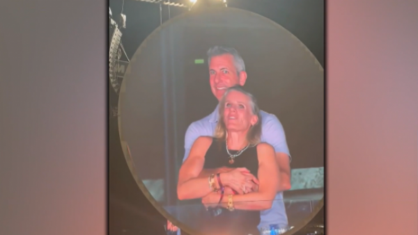 Escándalo mundial por supuesta infidelidad de millonario en pleno concierto de Coldplay
