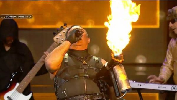 Du hast: Con lanzallamas volvió Rammstein a Mi Nombre Es 2
