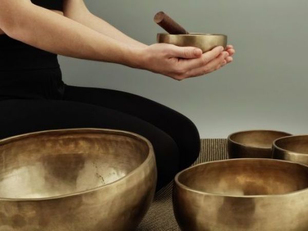 Tenía cáncer de mama y guía espiritual la convenció de no tratarse: falleció tras engaño