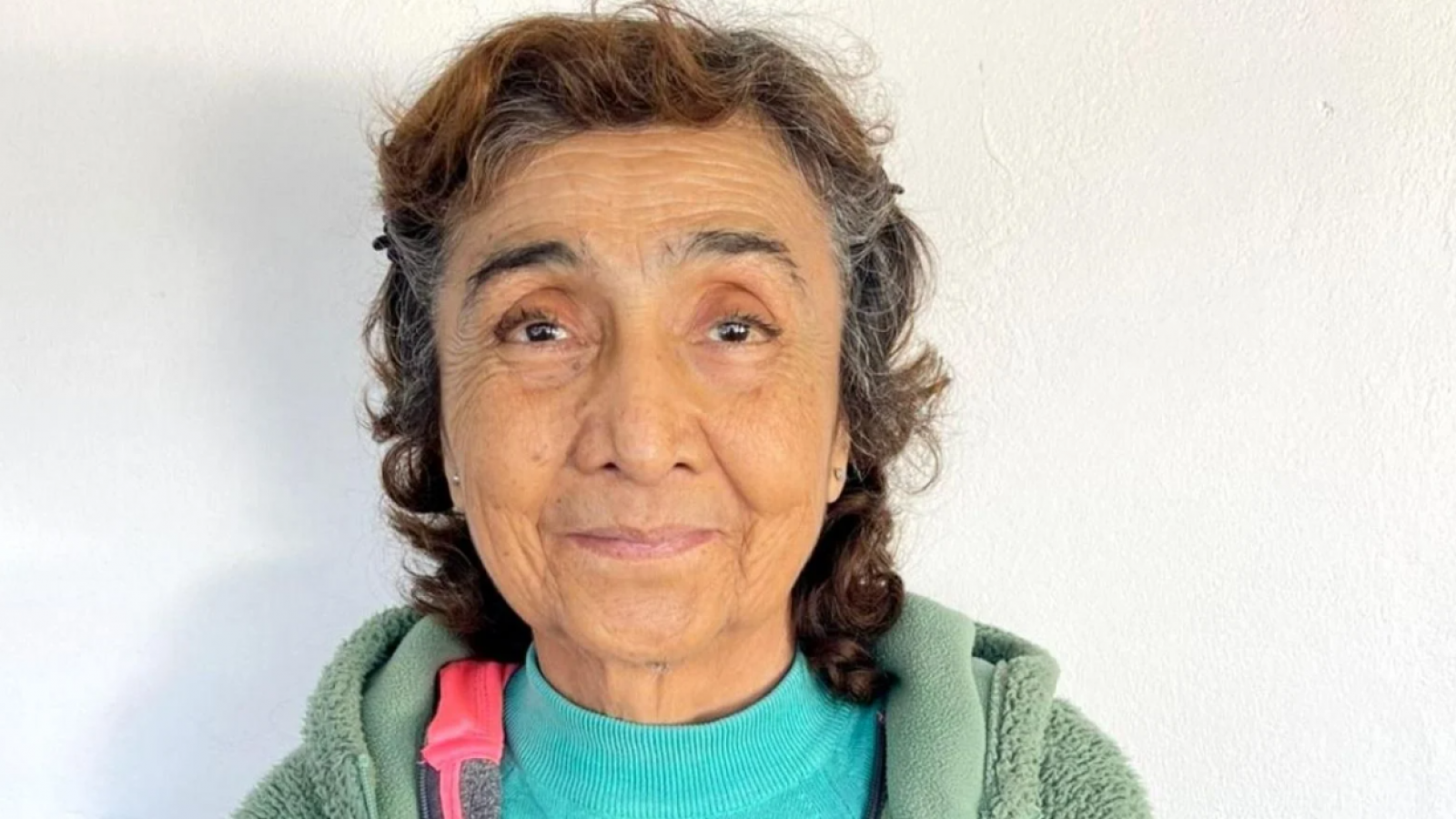 "Se pudo haber desorientado": Desesperada búsqueda de mujer que salió de hogar de adultos mayores

