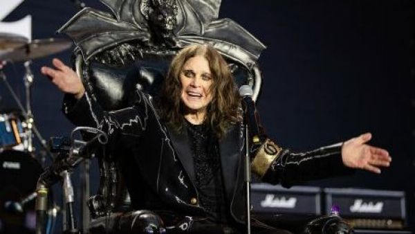 <p>Ozzy Osbourne sobre el escenario.</p>Metallica, Pantera, Smashing Pumpkins...: las reacciones en el mundo del rock por la muerte de Ozzy
