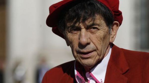 <p>Dióscoro Rojas fue internado de urgencia tras delicado estado de salud</p>Dióscoro Rojas fue internado de urgencia tras delicado estado de salud
