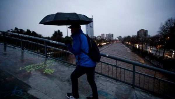 Iván Torres anuncia la llegada de lluvias para la zona central
