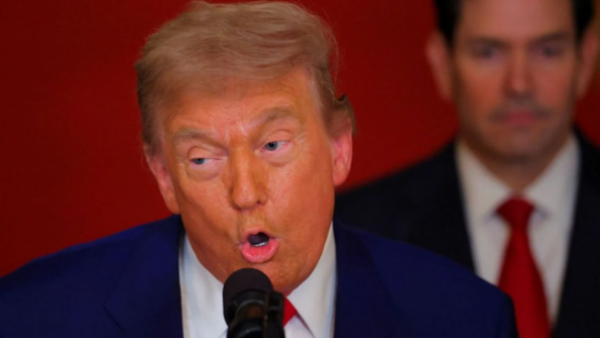 "Lo que él diga no importa": Trump minimiza la declaración de Macron sobre reconocimiento de Palestina
