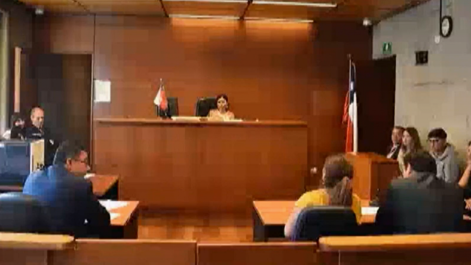 "Linda la magistrado": El insólito diálogo entre imputado y jueza en tribunal de Colina
