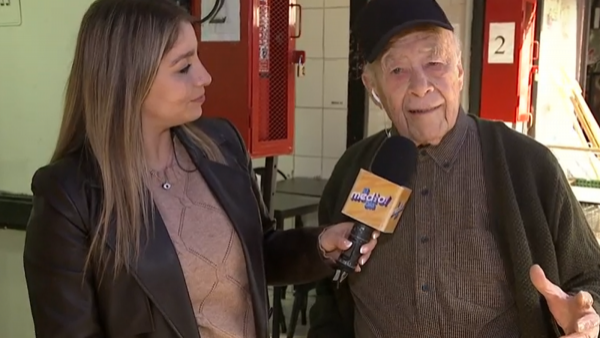 El mejor secreto de Providencia: "Como en casa", el local de comida de don Patricio a sus 97 años
