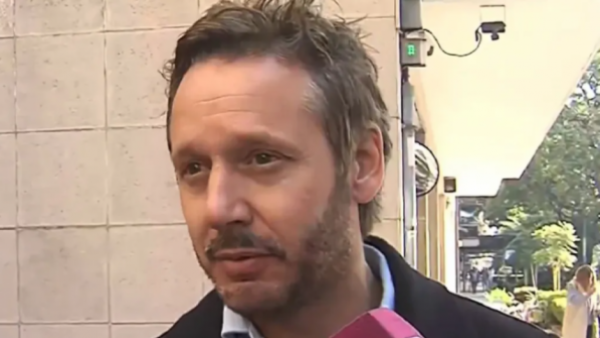 "Somos esa familia": Benjamín Vicuña reacciona ante muerte de niña que conmociona a Argentina
