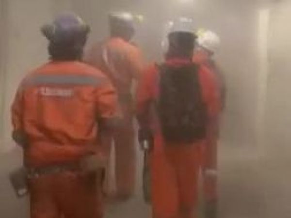 Video muestra el escape de mineros tras derrumbe de mina El Teniente por fuerte sismo