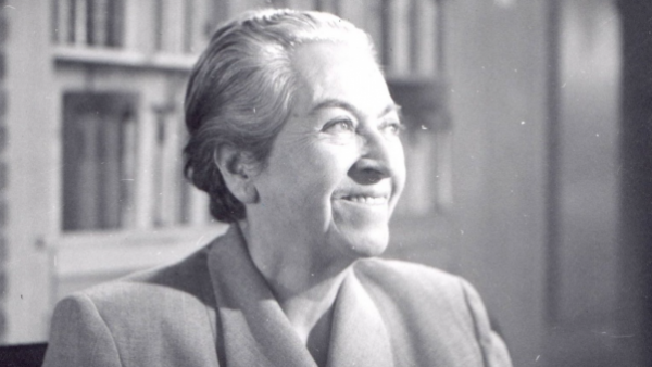 Así será el monumento a Gabriela Mistral que estará en Plaza Italia junto a la figura de Baquedano
