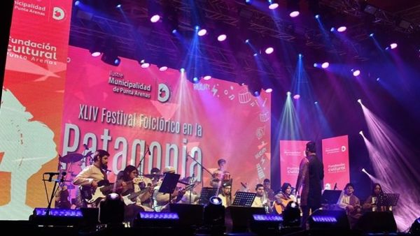 <p>Festival de la Patagonia</p>EN VIVO: Disfruta con el Festival Folclórico de la Patagonia

