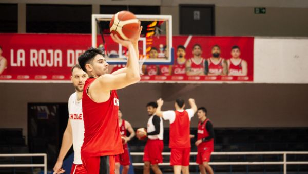 <p>Selección Chilena Masculina de Básquetbol</p>Transmisión digital de TVN: La Roja del Basket comienza hoy su sueño mundialista
