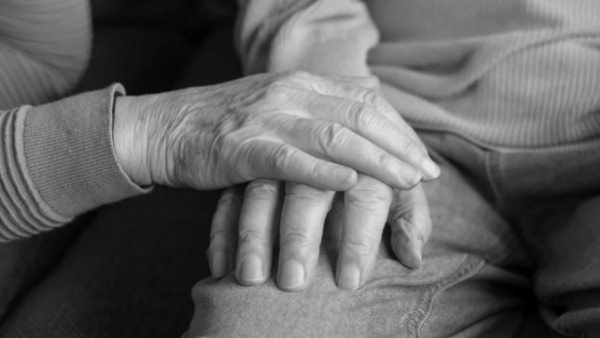 Comedor solidario para adultos mayores cerrará por falta de recursos en Valparaíso
