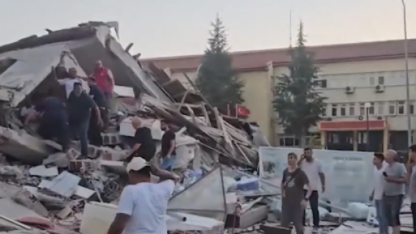 Heridos y derrumbes: Fuerte temblor deja devastadoras imágenes en Turquía