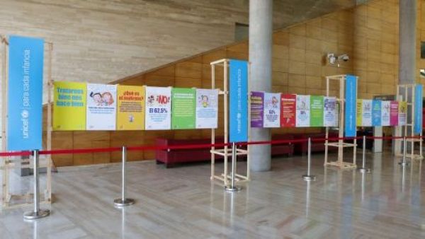 Exposición de UNICEF se instala en TVN: Está disponible en el hall central del canal