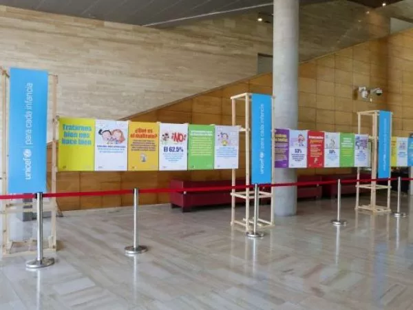 Exposición de UNICEF se instala en TVN: Está disponible en el hall central del canal